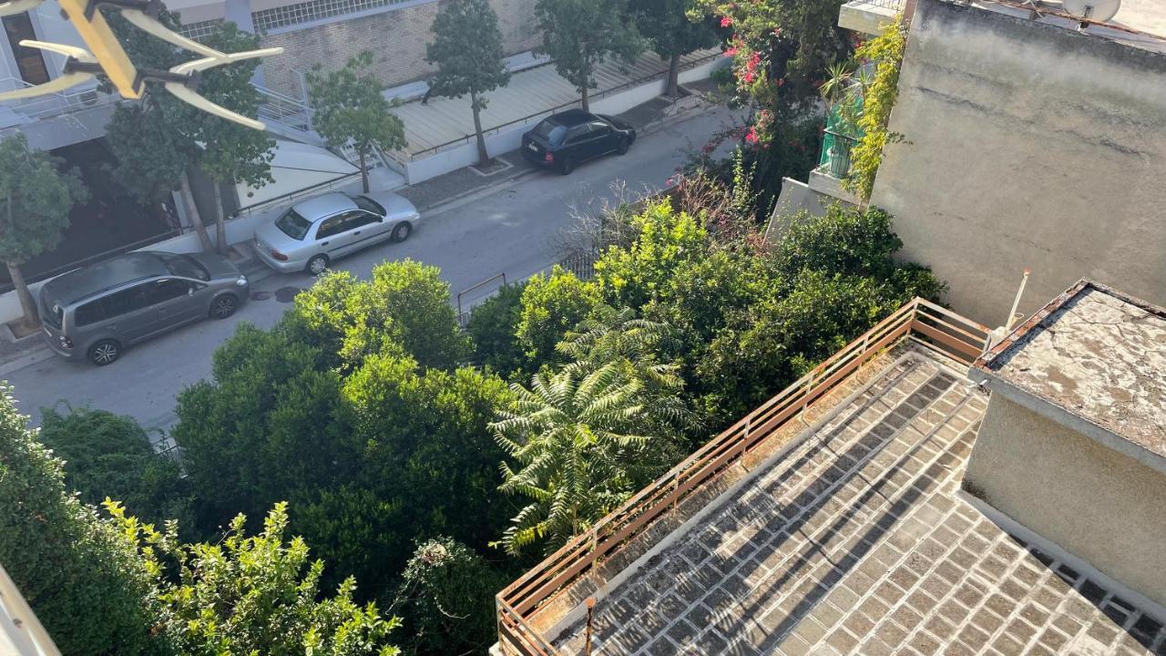 Awesome 3' From Metro Atene